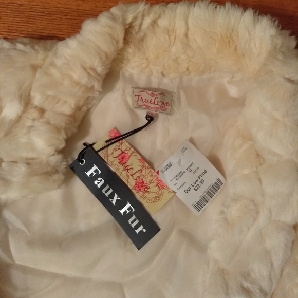 True Love Cream Faux Fur Vest - Picture 3 of 3